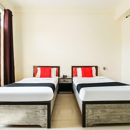 Capital O 60233 Brij Ki Rasoi Deluxe Hotel Lucknow Exterior photo