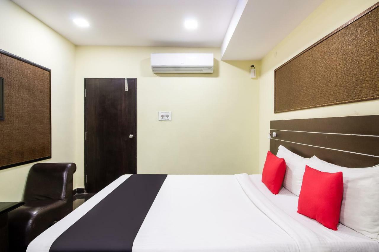 Capital O 60233 Brij Ki Rasoi Deluxe Hotel Lucknow Exterior photo