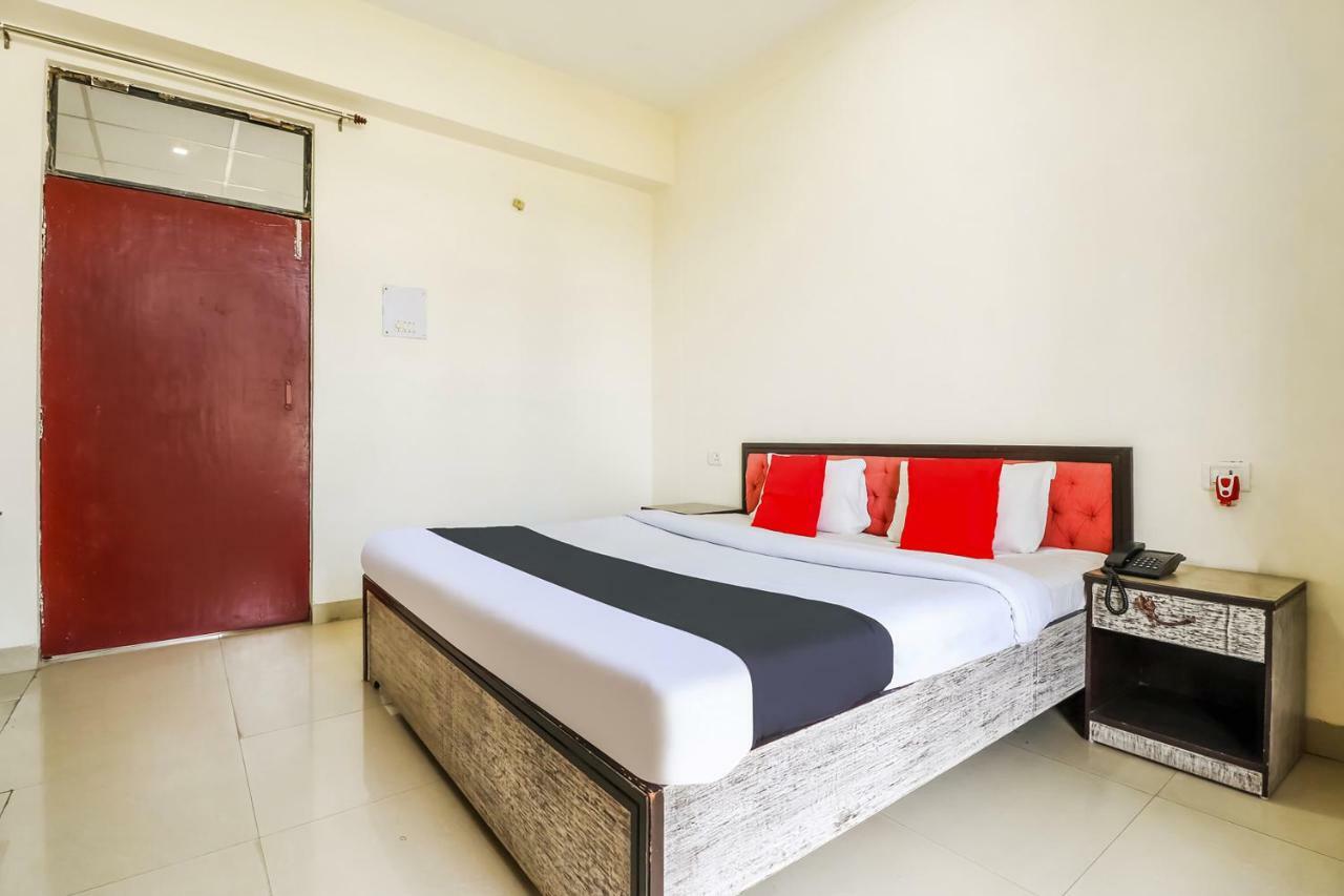 Capital O 60233 Brij Ki Rasoi Deluxe Hotel Lucknow Exterior photo