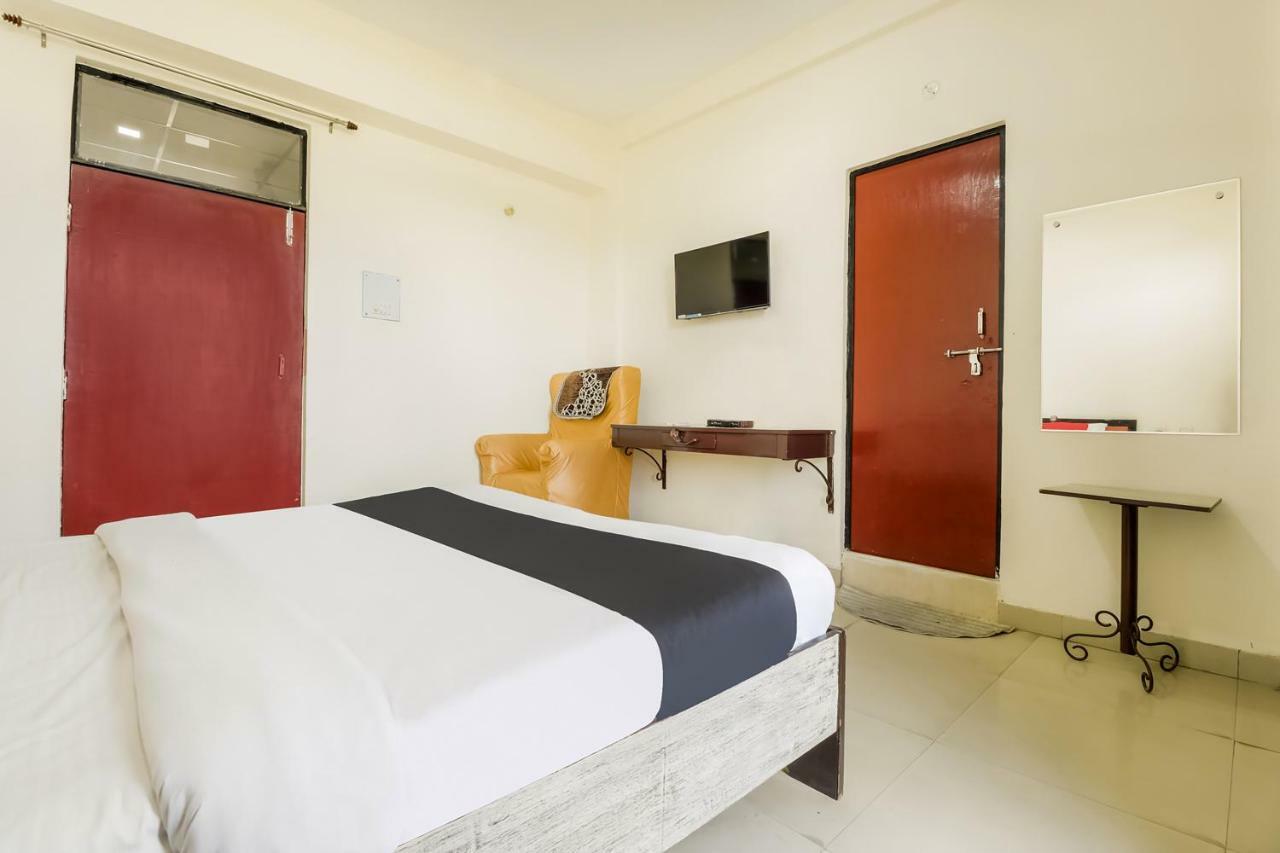 Capital O 60233 Brij Ki Rasoi Deluxe Hotel Lucknow Exterior photo